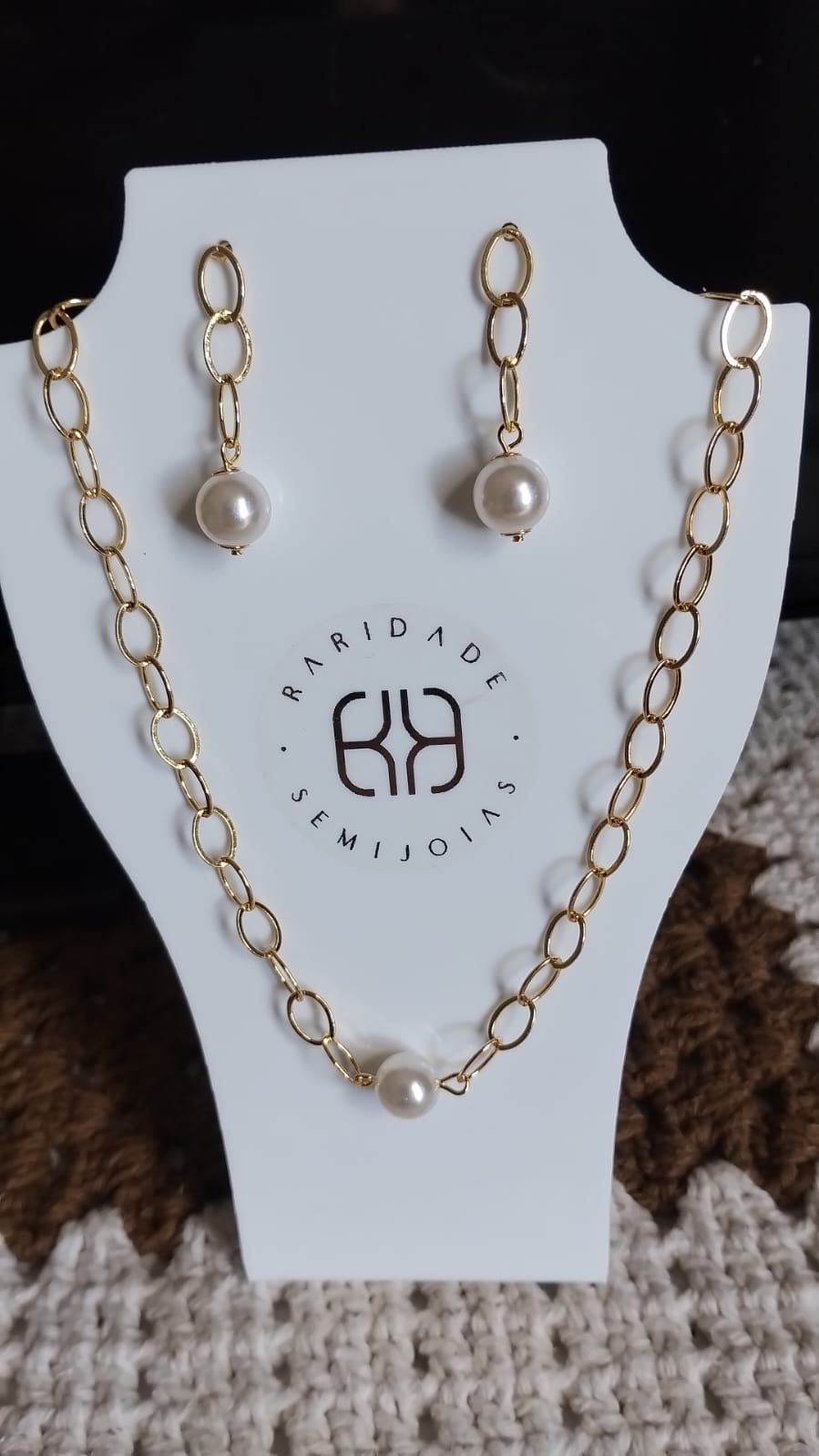 CONJUNTO DOURADO COM PÉROLAS